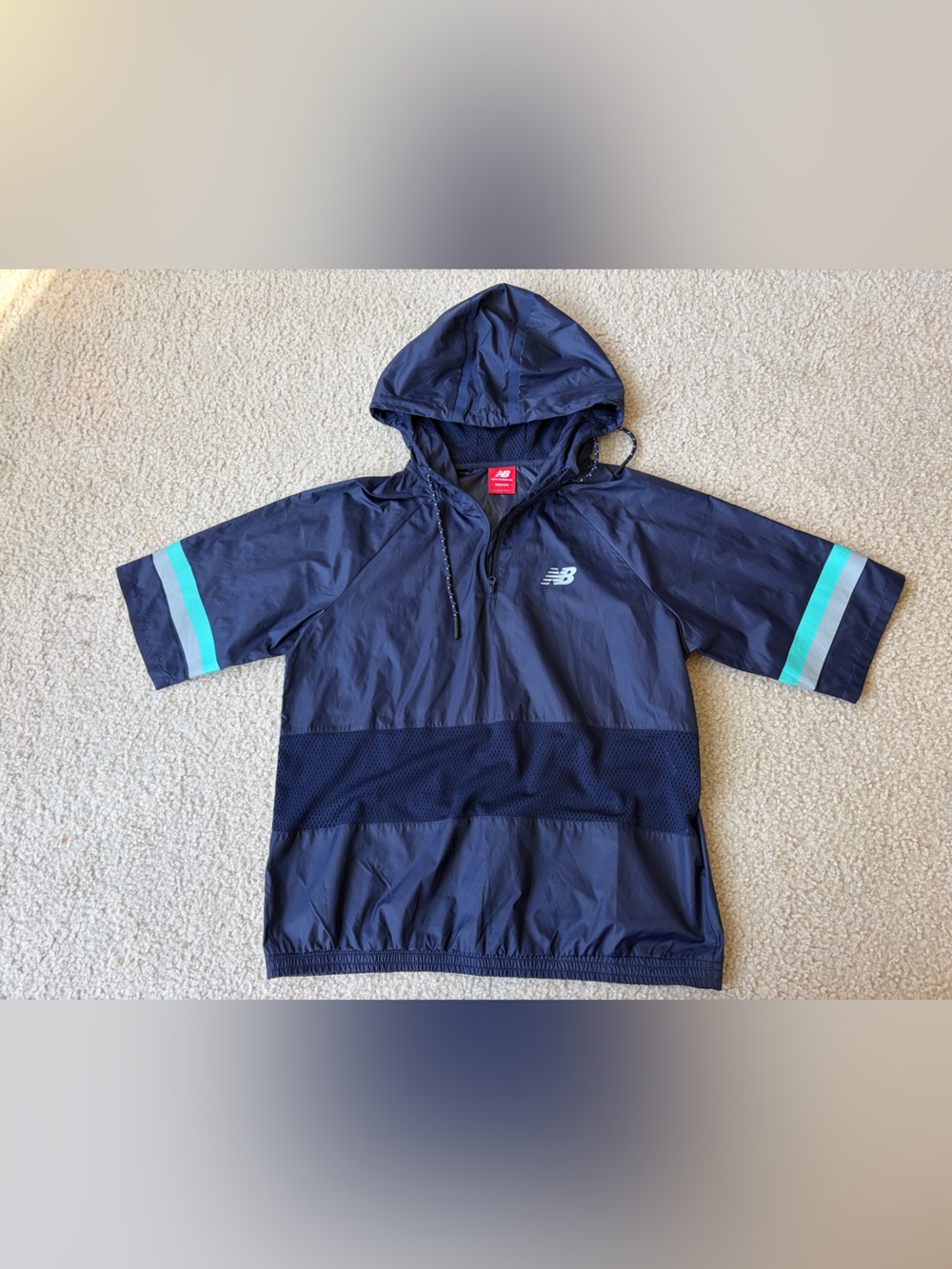 New Balance women’s Navy Hooded Windbreaker Jacket size M
